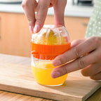 2-in -1 Manual Juicer  Lemon Squeezer With Lid Plastic Manual Lemon Juicer Orange Press Cup Citrus Squeezer with Pour Spout Fruit Tools